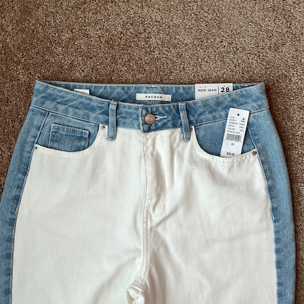 NWT PacSun Distressed Freeze Pop Mom Jeans - Picture 2 of 13